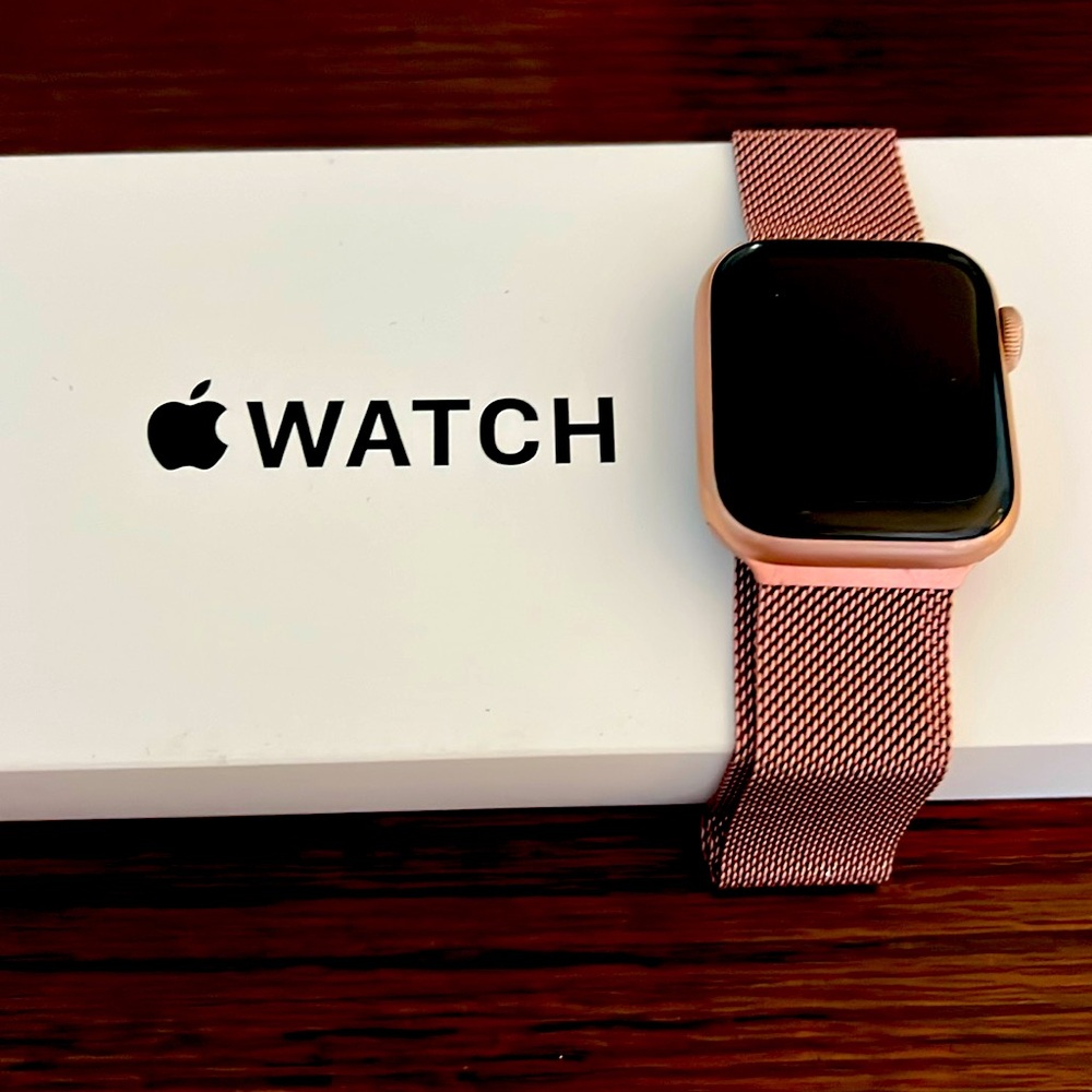 Apple Watch Series 4 . 40MM